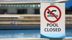 2 Warning Signs Your Pool Closing Wasn’t Done Correctly