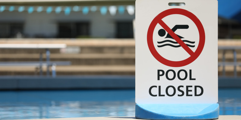 2 Warning Signs Your Pool Closing Wasn’t Done Correctly